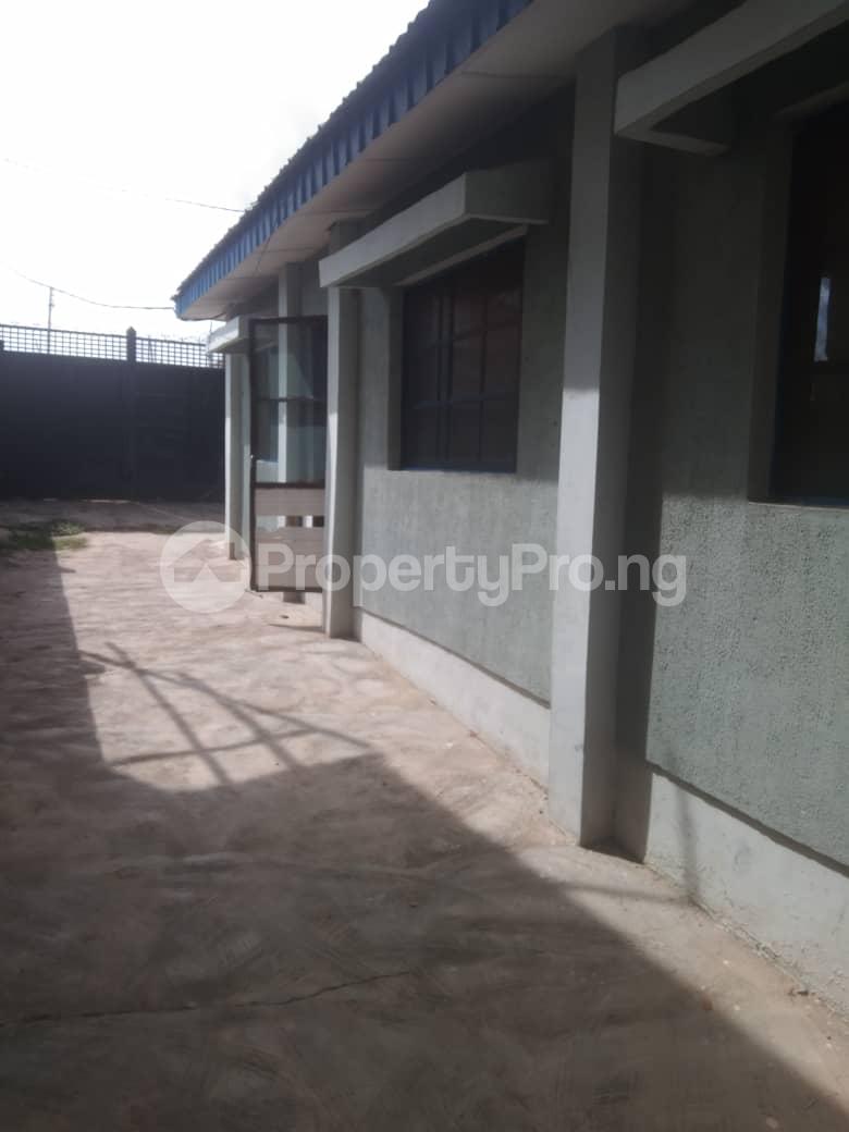 2 bedroom House for rent Elebu Oja / Fehintola Shopping Complex Akala Express Ibadan Oyo