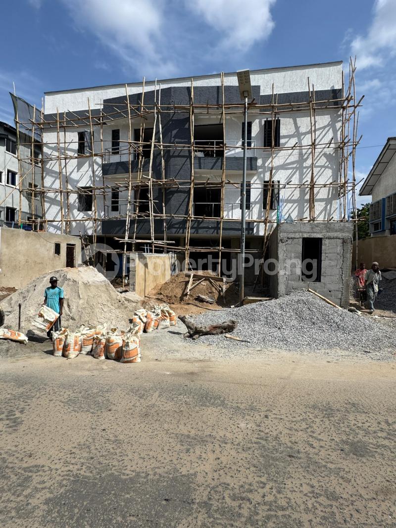 2 bedroom House for sale Yaba Lagos
