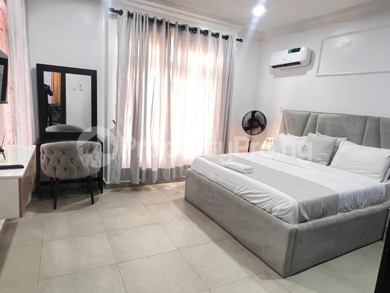 Flat / Apartment for shortlet ONIRU Victoria Island Lagos