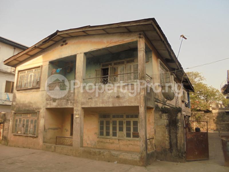 4 bedroom House for sale 35/37, Owokoniran Close Opp Birch Freeman High School Surulere Lagos. Ijesha Surulere Lagos