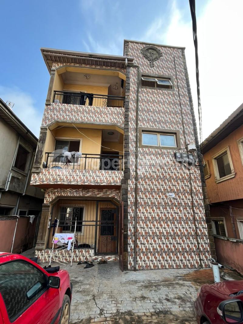 Flat / Apartment for sale Bucknor Oke-Afa Isolo Lagos - 0