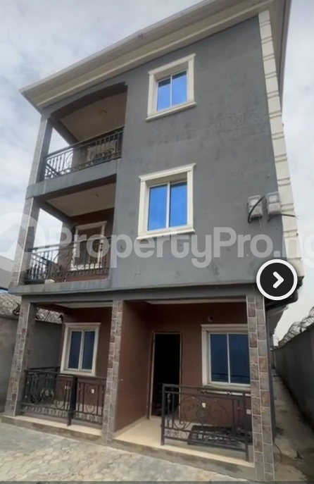 2 bedroom House for sale Mafoluku Oshodi Lagos
