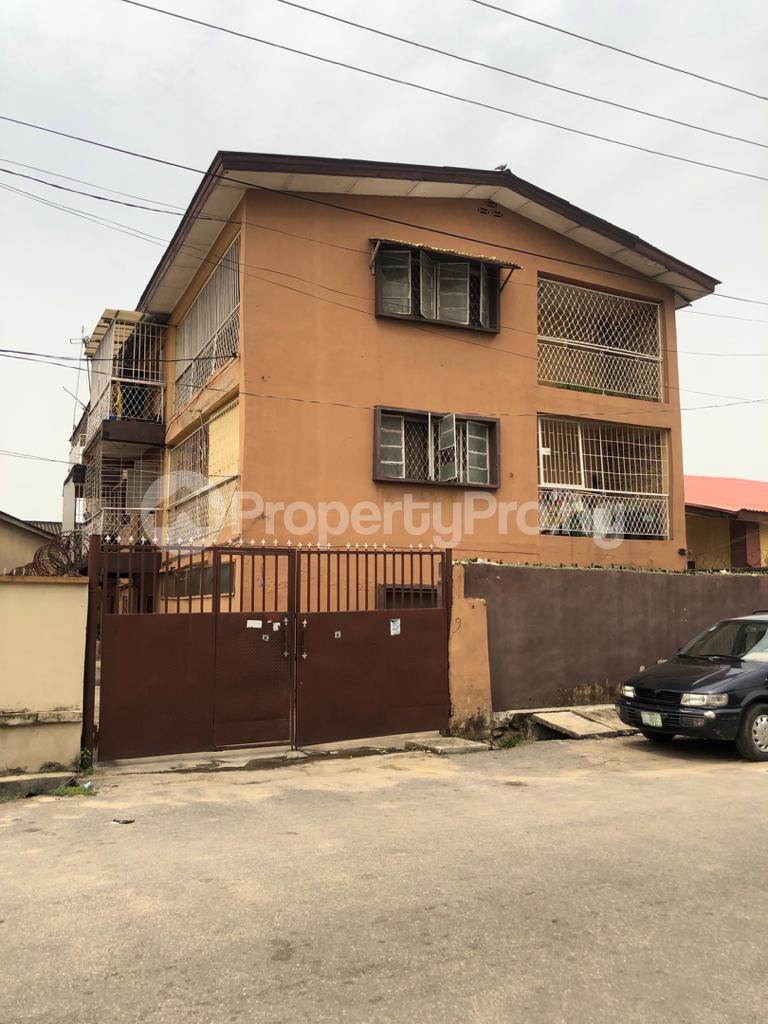 3 bedroom House for sale Oyadiran Estate Sabo Yaba Lagos