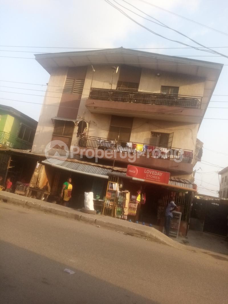 6 bedroom House for sale Off Shofohan Ijesha Ijesha Surulere Lagos - 0