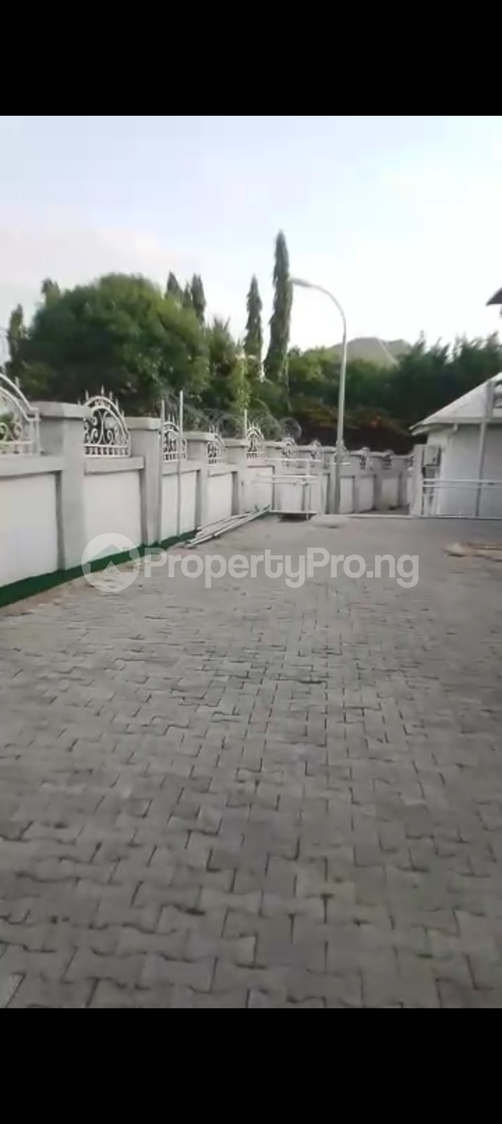 6 bedroom House for sale Apo Legislative Quarters Apo Abuja