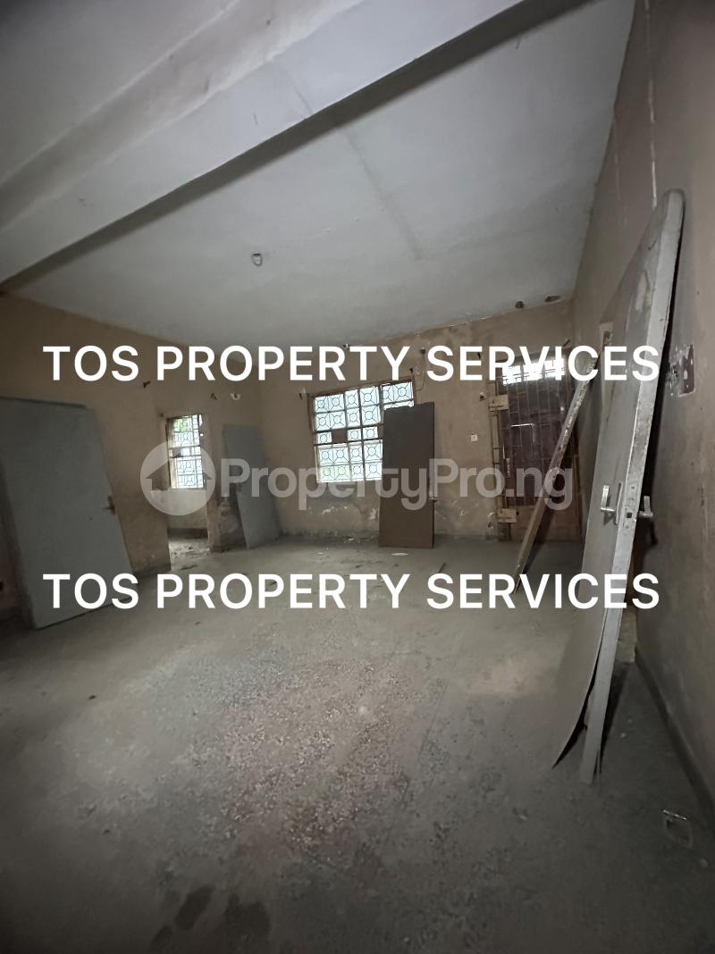 3 bedroom Flat / Apartment for rent @ Lawani Street Off Ishaga Road, Surulere, Lagos Ishaga Road Surulere Lagos
