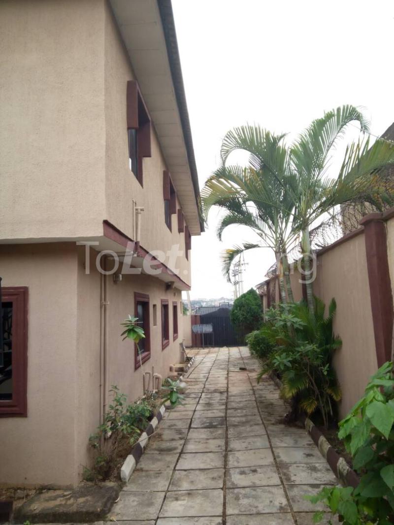 3 bedroom Flat / Apartment for rent 10 Ogunsona Street, Magodo GRA Phase 1 Ojodu Lagos