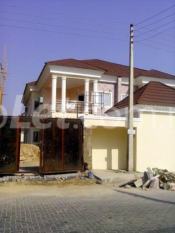 3 bedroom House for rent Alhaji Mudashiru Eletu Street Osapa london Lekki Lagos