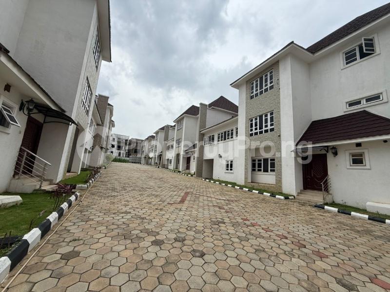 5 bedroom House for sale Guzape Abuja