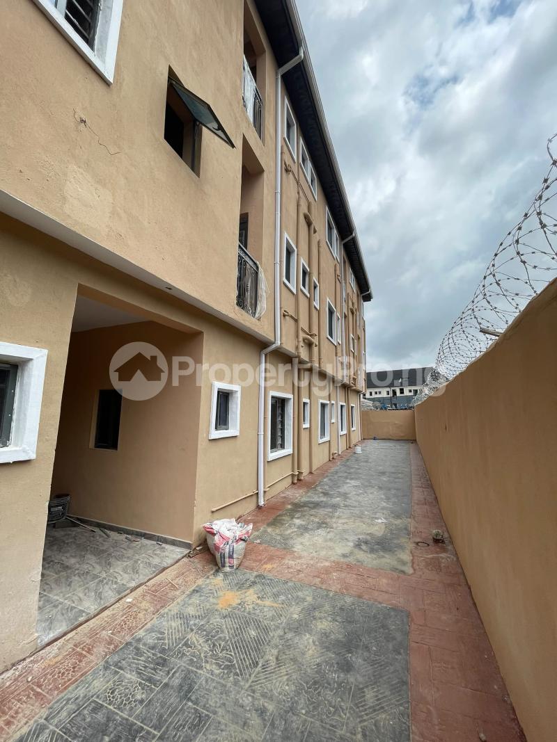 1 bedroom Flat / Apartment for sale Off Pedro Road Gbagada Gbagada Lagos