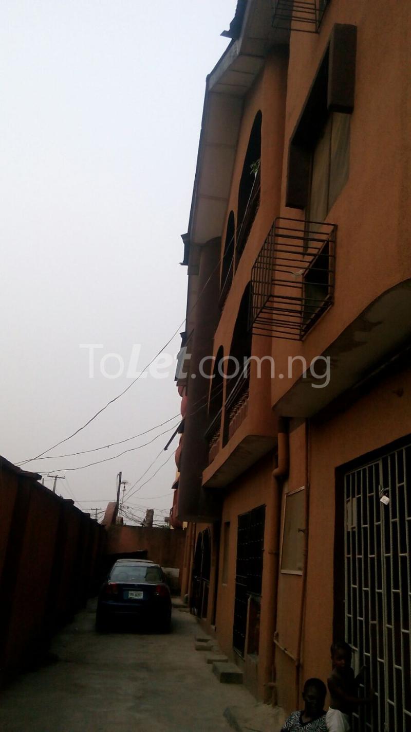 3 bedroom Flat / Apartment for rent Adebanwo Gbagada Gbagada Lagos