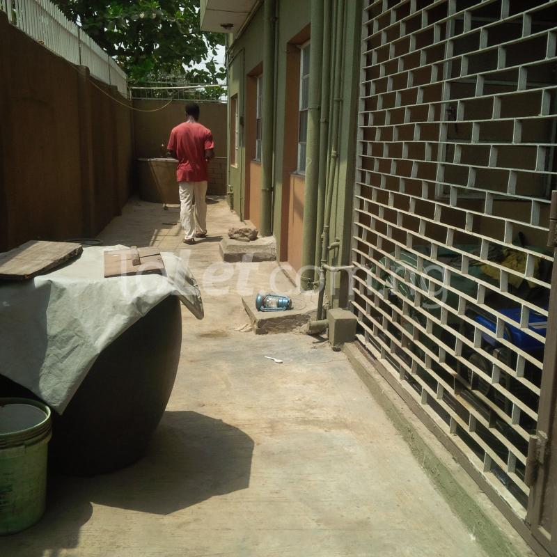 2 bedroom Flat / Apartment for rent Chief Natufe Surulere Surulere Lagos