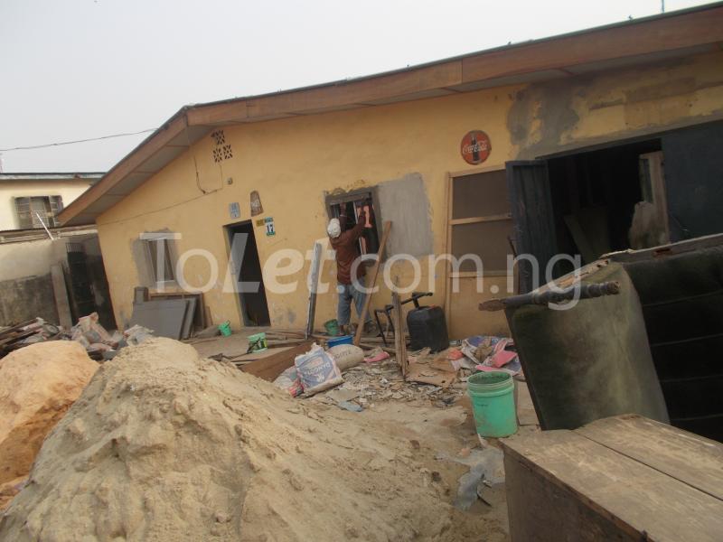 1 bedroom Flat / Apartment for rent Araromi Street. Maryland Ikeja Lagos