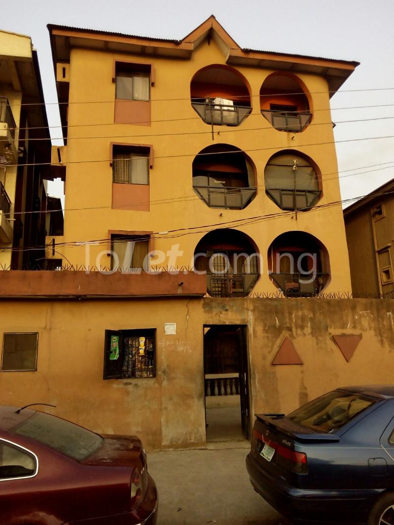 3 bedroom Flat / Apartment for rent Itire, Surulere Surulere Lagos