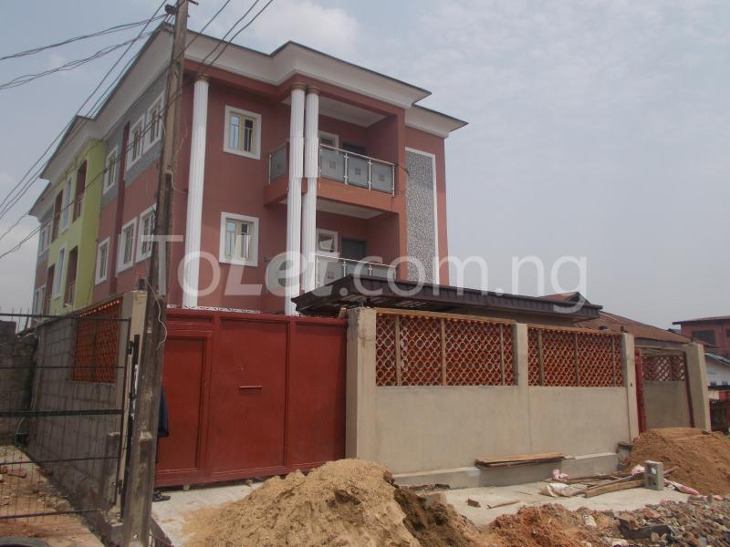 3 bedroom Flat / Apartment for rent Abule Ijesha Road Yaba Yaba Lagos - 0