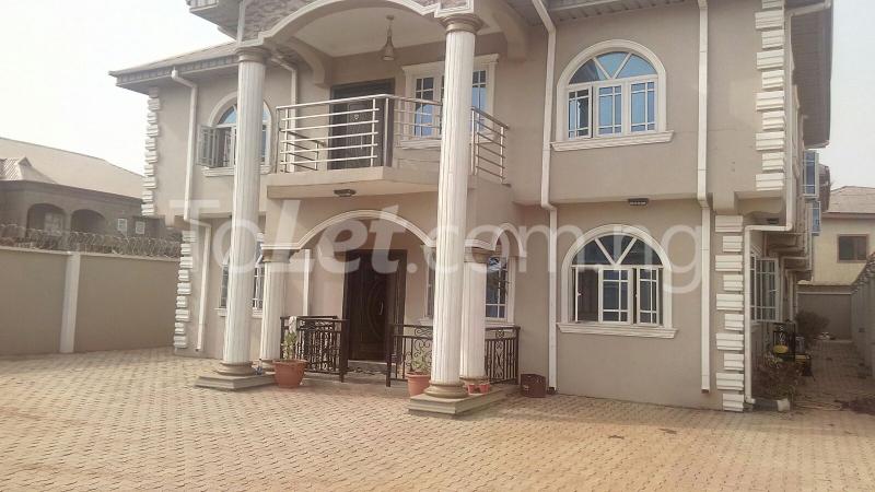 3 bedroom Flat / Apartment for rent Unique Estate, Alimosho Lagos
