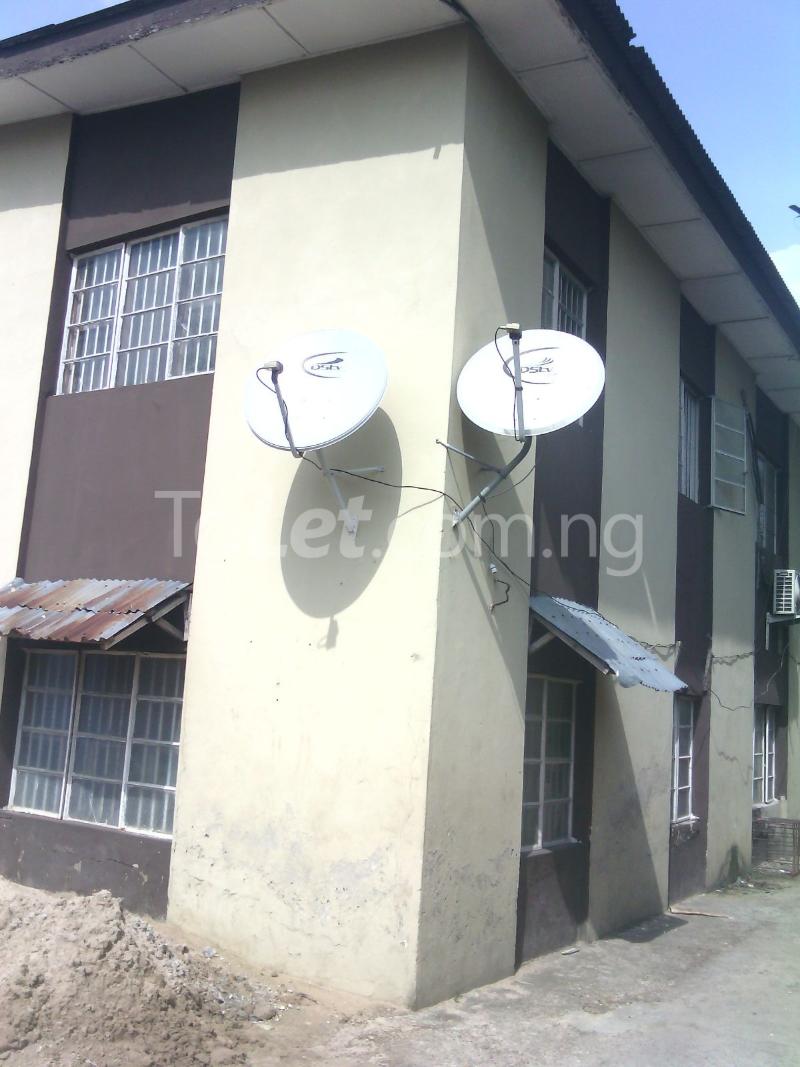 3 bedroom Flat / Apartment for rent Akinsulire Street, Surulere Surulere Lagos