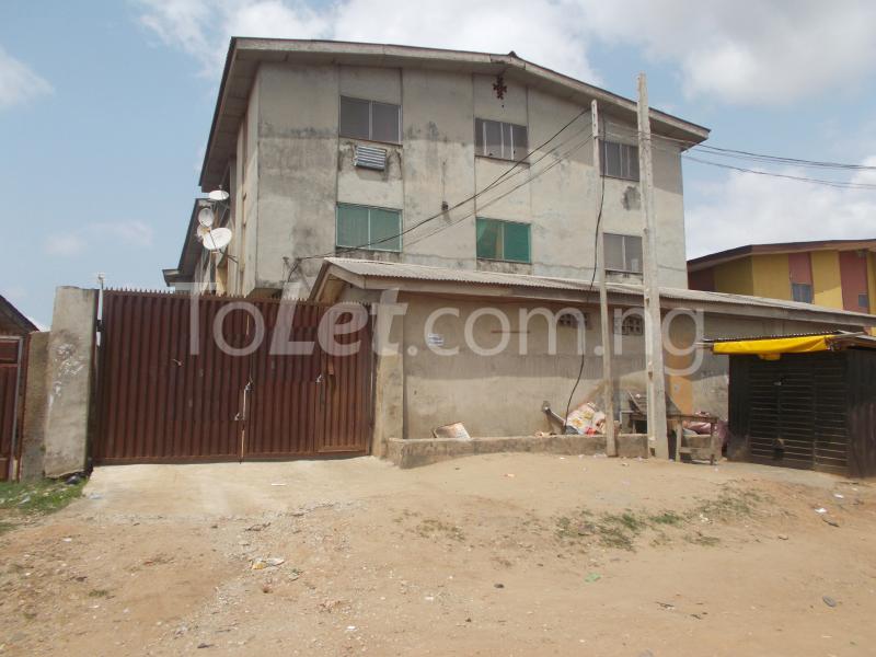 3 bedroom Flat / Apartment for rent No 8 Shokunbi Street Off Isheri Isolo Isolo Lagos