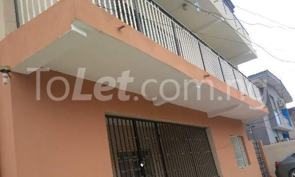 3 bedroom Flat / Apartment for rent  akoka Yaba Yaba Lagos - 0