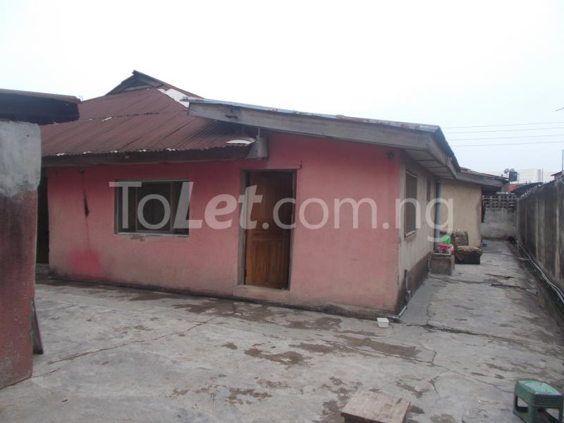 1 bedroom Flat / Apartment for rent Ojo Street Yaba Yaba Lagos