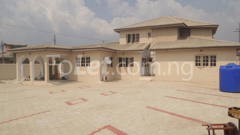 6 bedroom House for rent 39 Ayodeji Dosumu Crescent, Ikorodu Ikorodu Lagos
