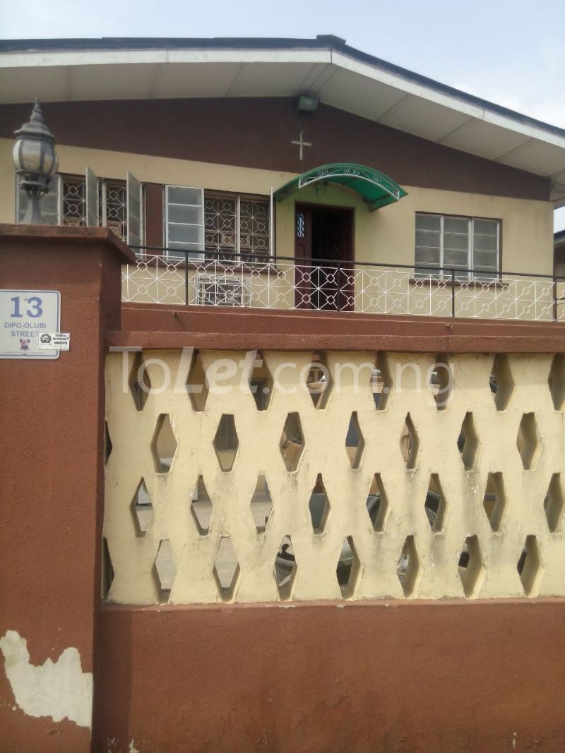 3 bedroom Flat / Apartment for rent Dipo Olubi Street, Surulere Surulere Lagos
