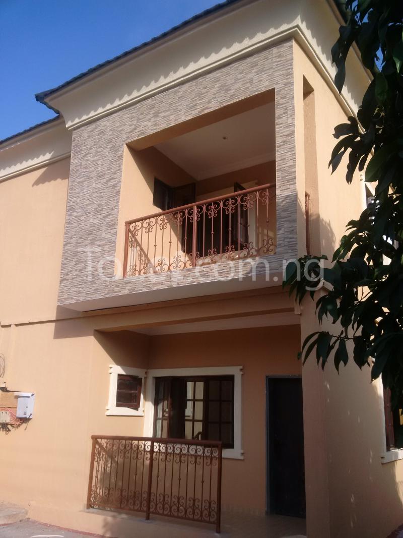 4 bedroom House for sale Hakeem Agboola Street, Amuwo Odofin Amuwo Odofin Lagos