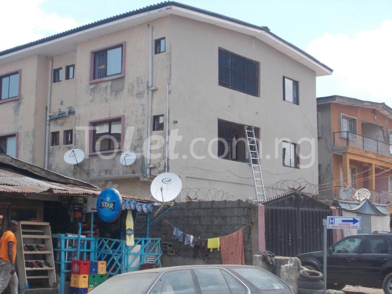 3 bedroom Flat / Apartment for rent No 46 Ilaje Road. Bariga Shomolu Lagos