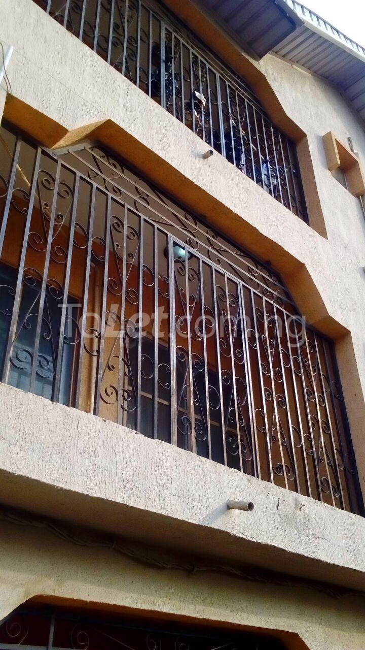 3 bedroom Flat / Apartment for rent Off Brown Road, Surulere Surulere Lagos