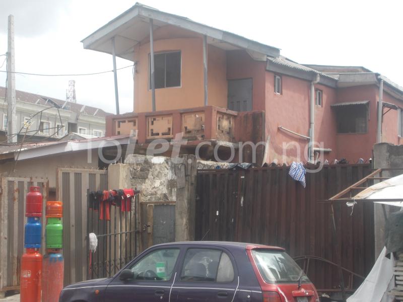 1 bedroom Flat / Apartment for rent Along Old Yaba Road Ebute Metta Yaba Lagos