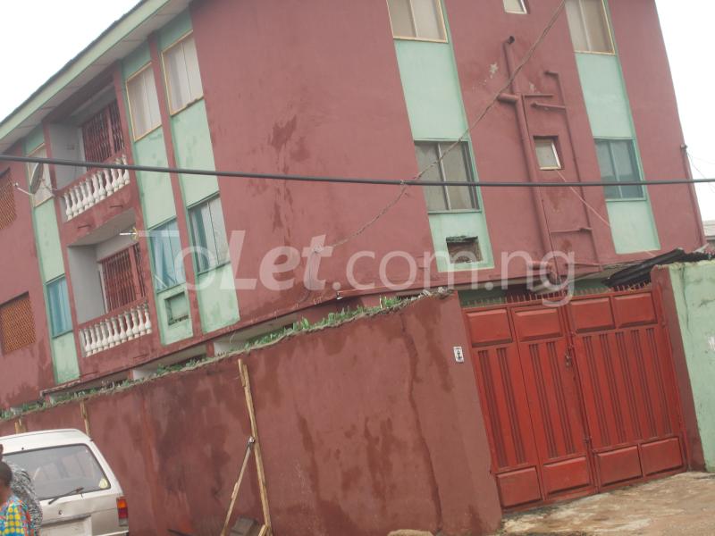 3 bedroom Flat / Apartment for rent Olaiya Street Oshodi Expressway Oshodi Lagos