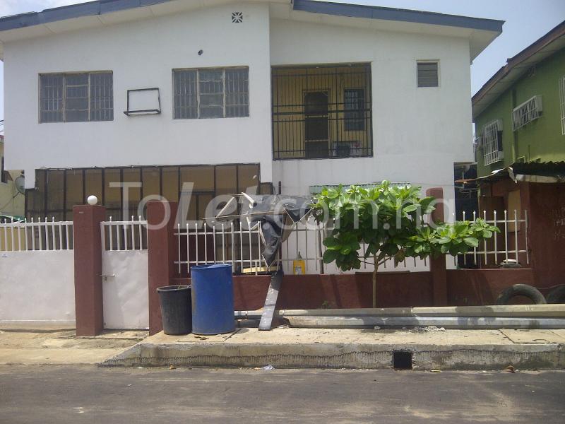 3 bedroom Flat / Apartment for rent Animashaun Street Surulere Surulere Lagos