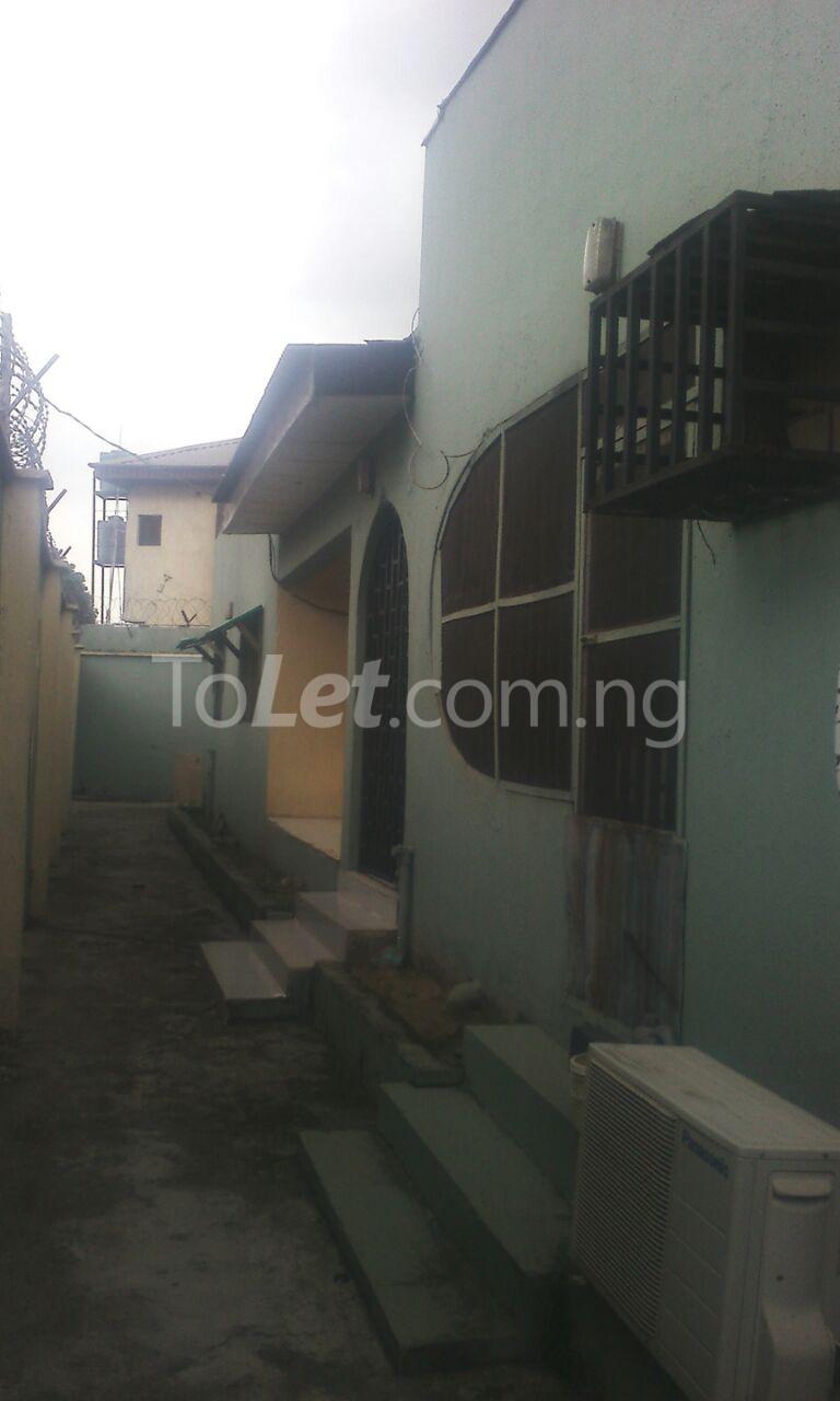 3 bedroom House for rent Oladipupo Oduwole Estate Ikeja Ikeja Lagos