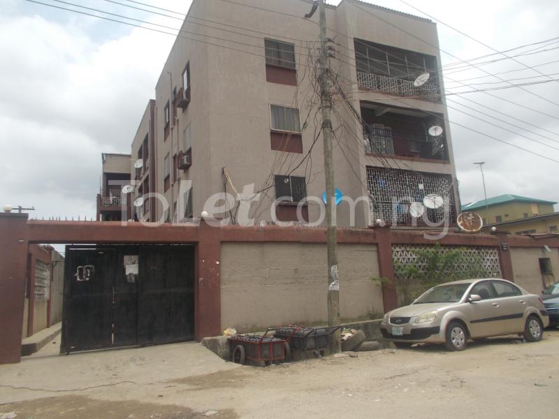 3 bedroom Flat / Apartment for rent Oduduwa Street Surulere Surulere Lagos