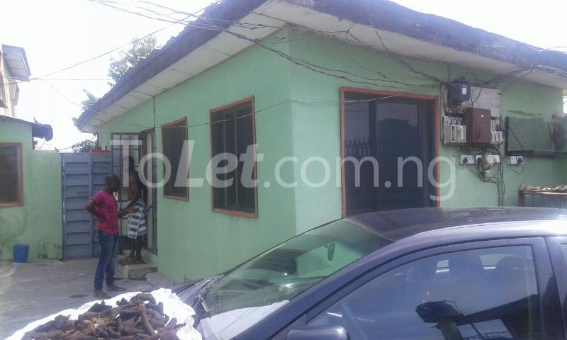 1 bedroom Flat / Apartment for rent Oyadiran Estate Yaba Yaba Lagos