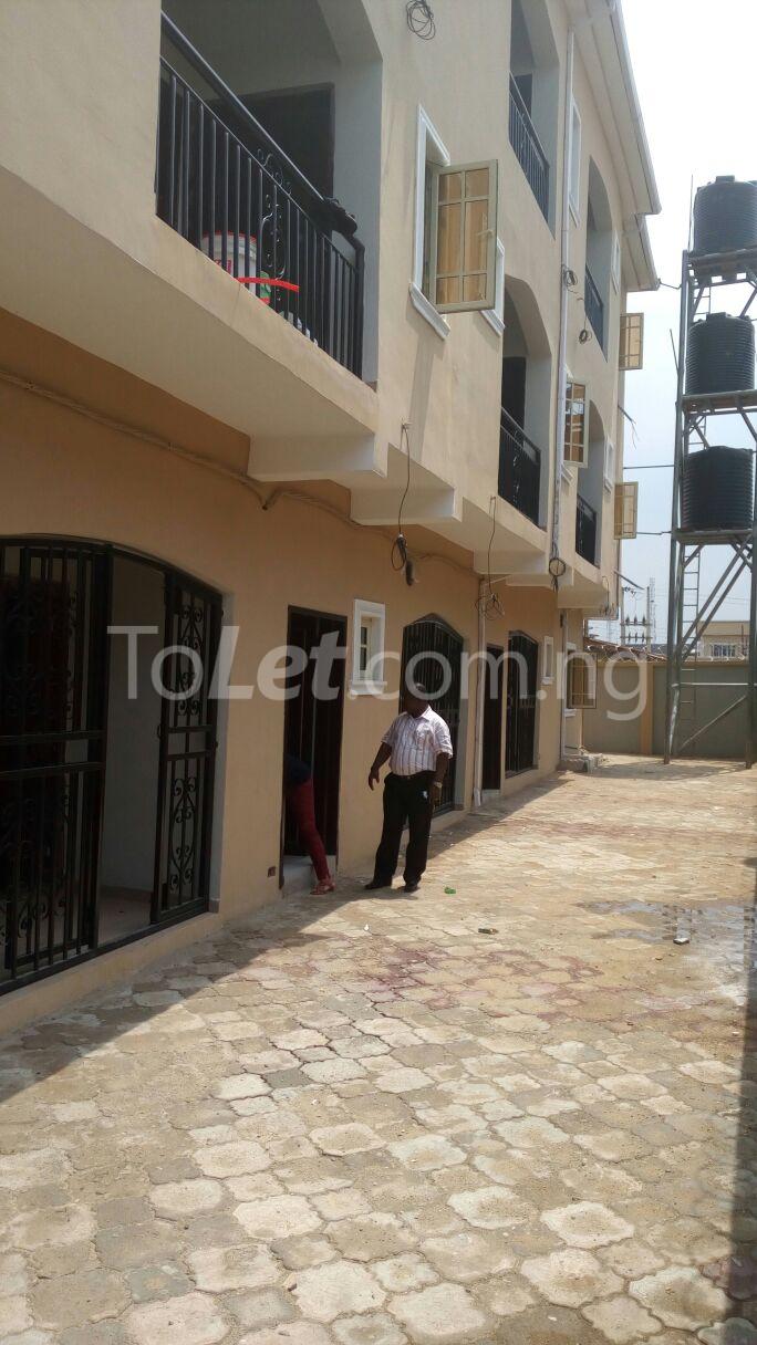 2 bedroom Flat / Apartment for rent Off Olorunkemi Street Shomolu Shomolu Lagos