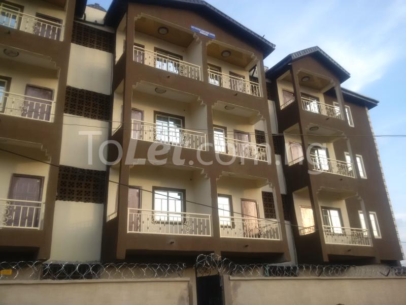 3 bedroom Flat / Apartment for rent 91 Olonode Street, Yaba Yaba Lagos - 0