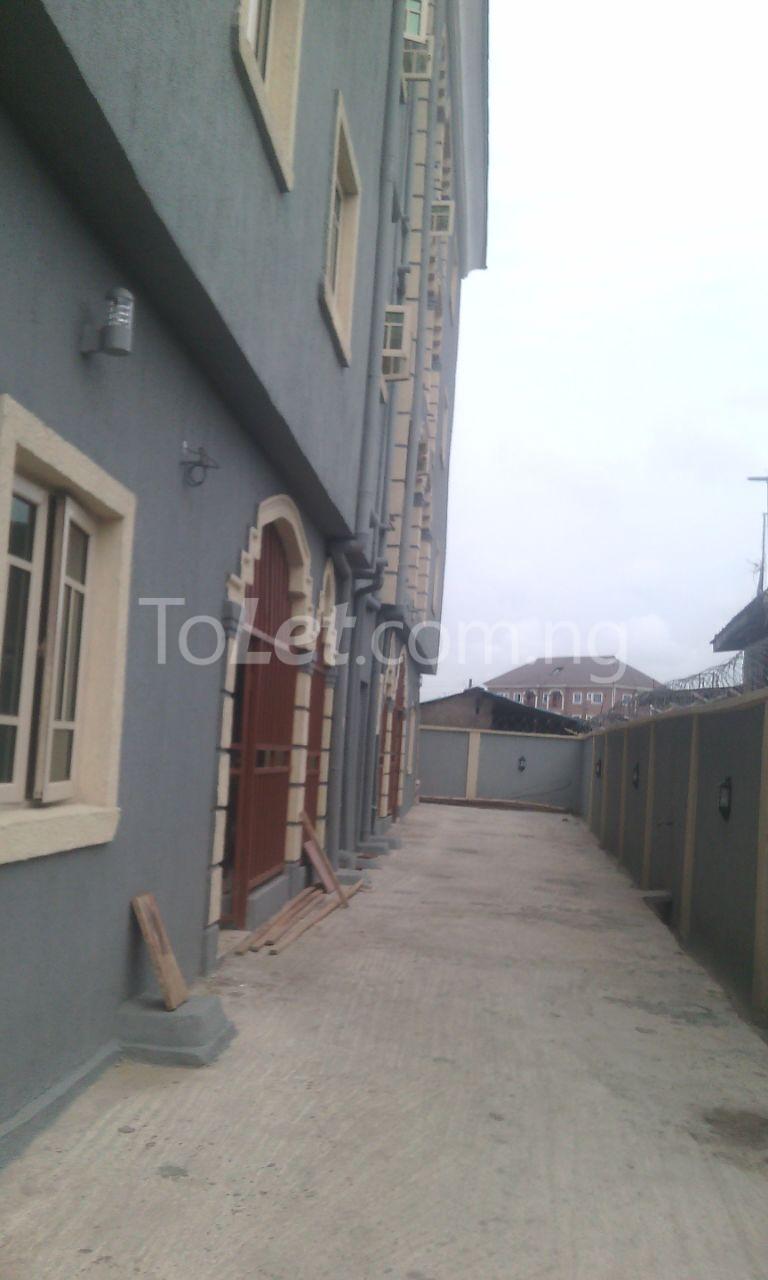 3 bedroom Flat / Apartment for rent Oduduwa Street Surulere Surulere Lagos