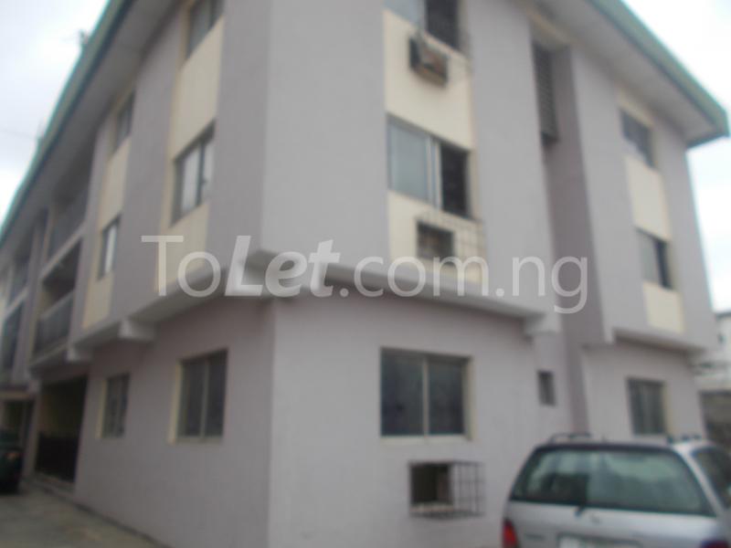 3 bedroom Flat / Apartment for rent Adewunmi Aldudu Street Off Isolo Isolo Lagos