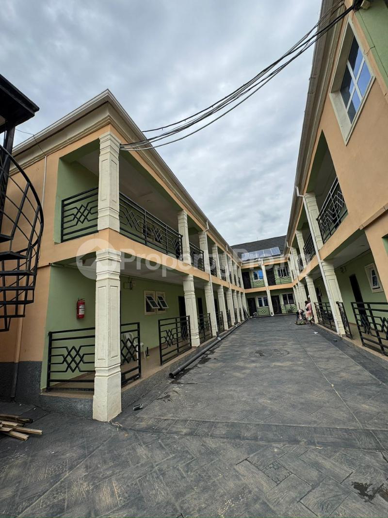 10 bedroom Flat / Apartment for sale Apete Ibadan Polytechnic Area, Oyo State Apete Ibadan Oyo