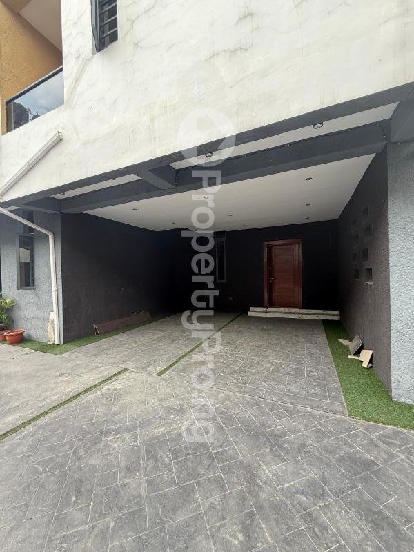 4 bedroom House for sale 4 Bedroom Terrace Duplex For Sale Osapa london Lekki Lagos