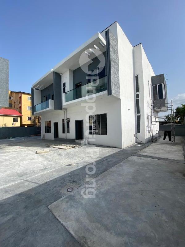 4 bedroom House for sale Ologolo Lekki Lagos