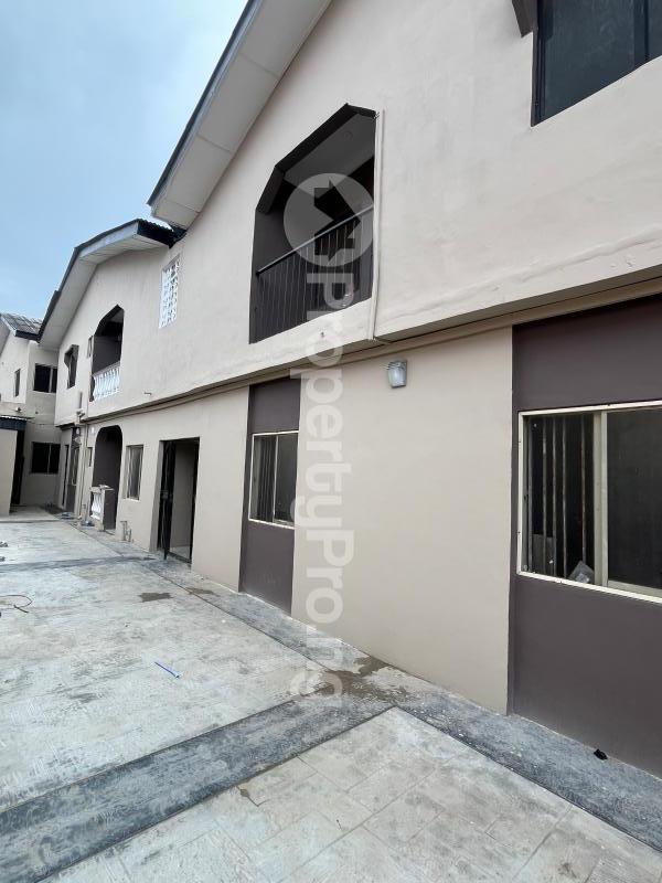 1 bedroom Flat / Apartment for rent Off Filling Station Agric Ikorodu Lagos