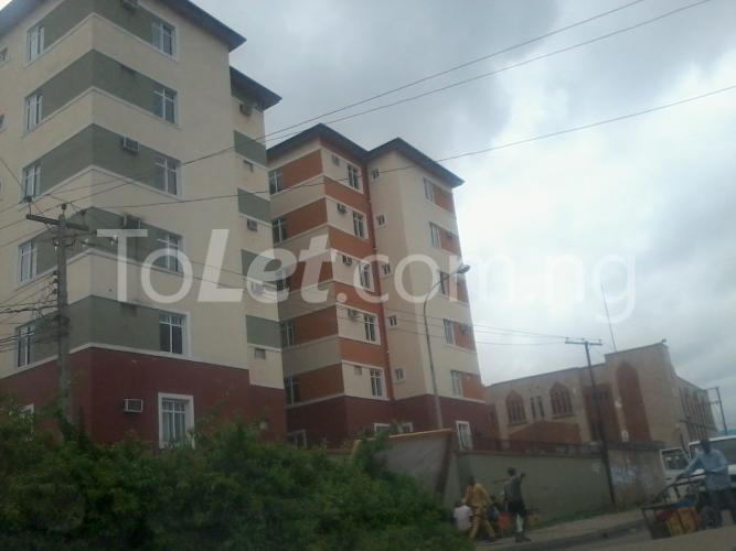 3 bedroom Flat / Apartment for rent Pearl Estate Behind Lsdpc, Yaba Yaba Lagos