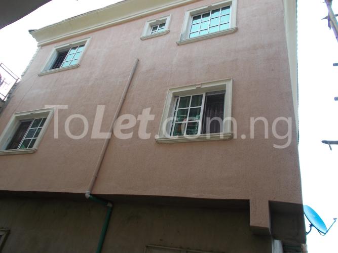 2 bedroom Flat / Apartment for rent Opposite Mobil Filling Station, Yaba Yaba Lagos
