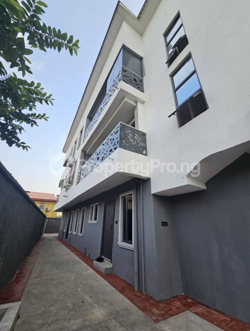 3 bedroom Flat / Apartment for sale Behind Maryland Mall, Maryland Lagos