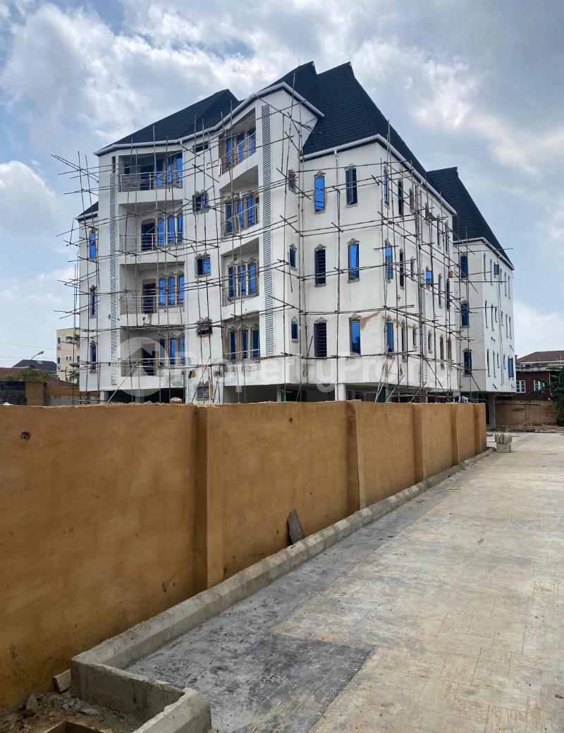 3 bedroom Flat / Apartment for sale (yaba Tech Gra) Jibowu Yaba Lagos