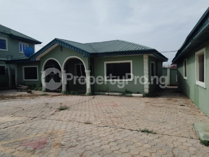 3 bedroom Flat / Apartment for rent Hassan Block Akuru Elebu Oluyole Extension Akala Express Ibadan Oyo - 10