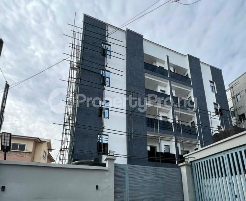 2 bedroom House for rent Admiralty Road Lekki Lagos