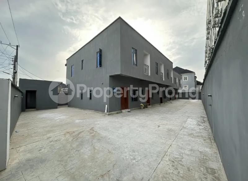 2 bedroom House for rent Ologolo Lekki Lagos